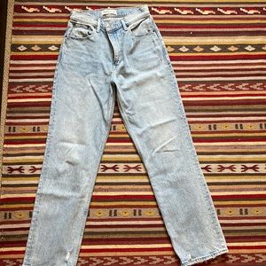 Abercrombie & Fitch 90’s Straight High Rise